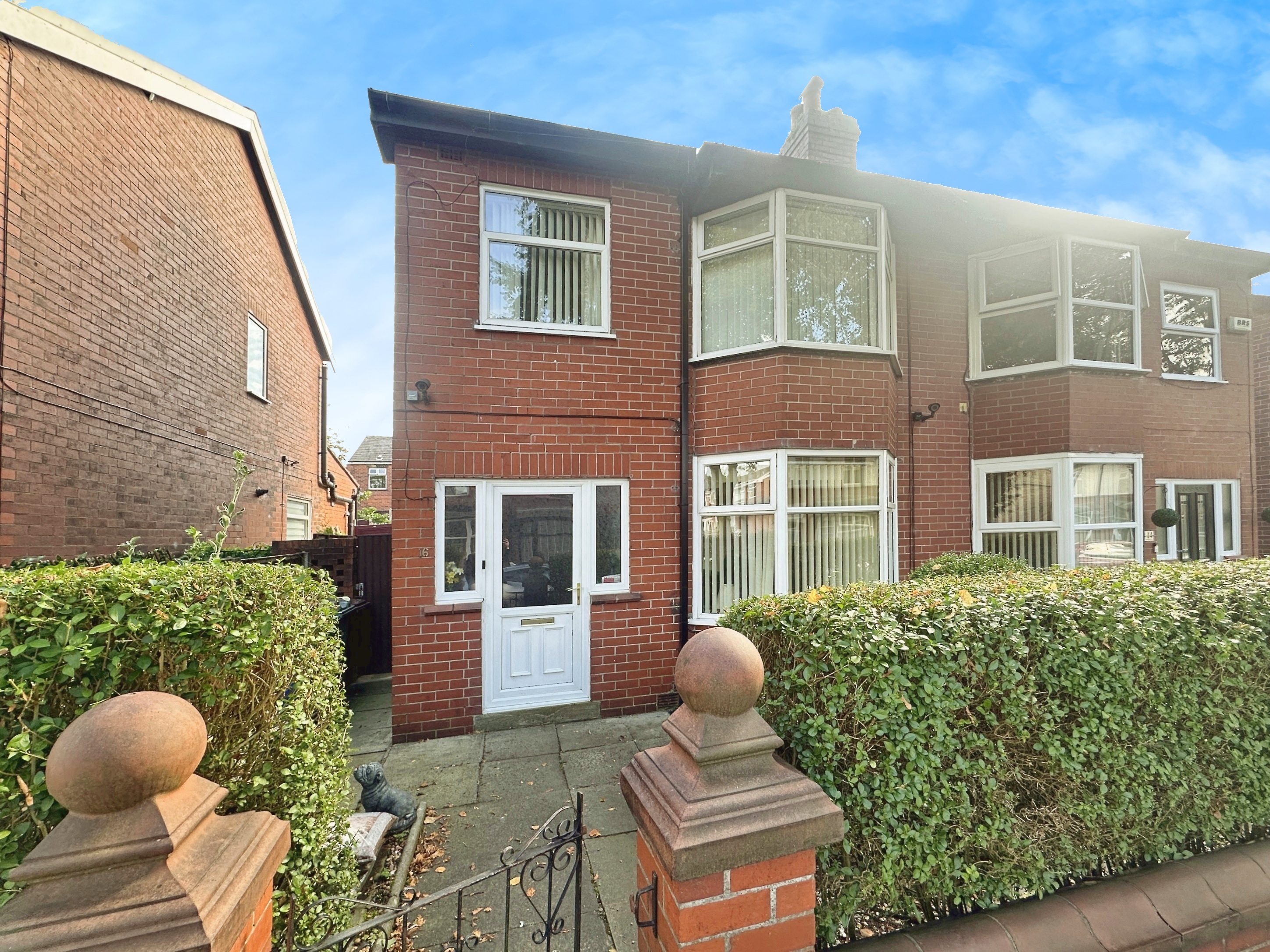 2 bedroom House For Sale