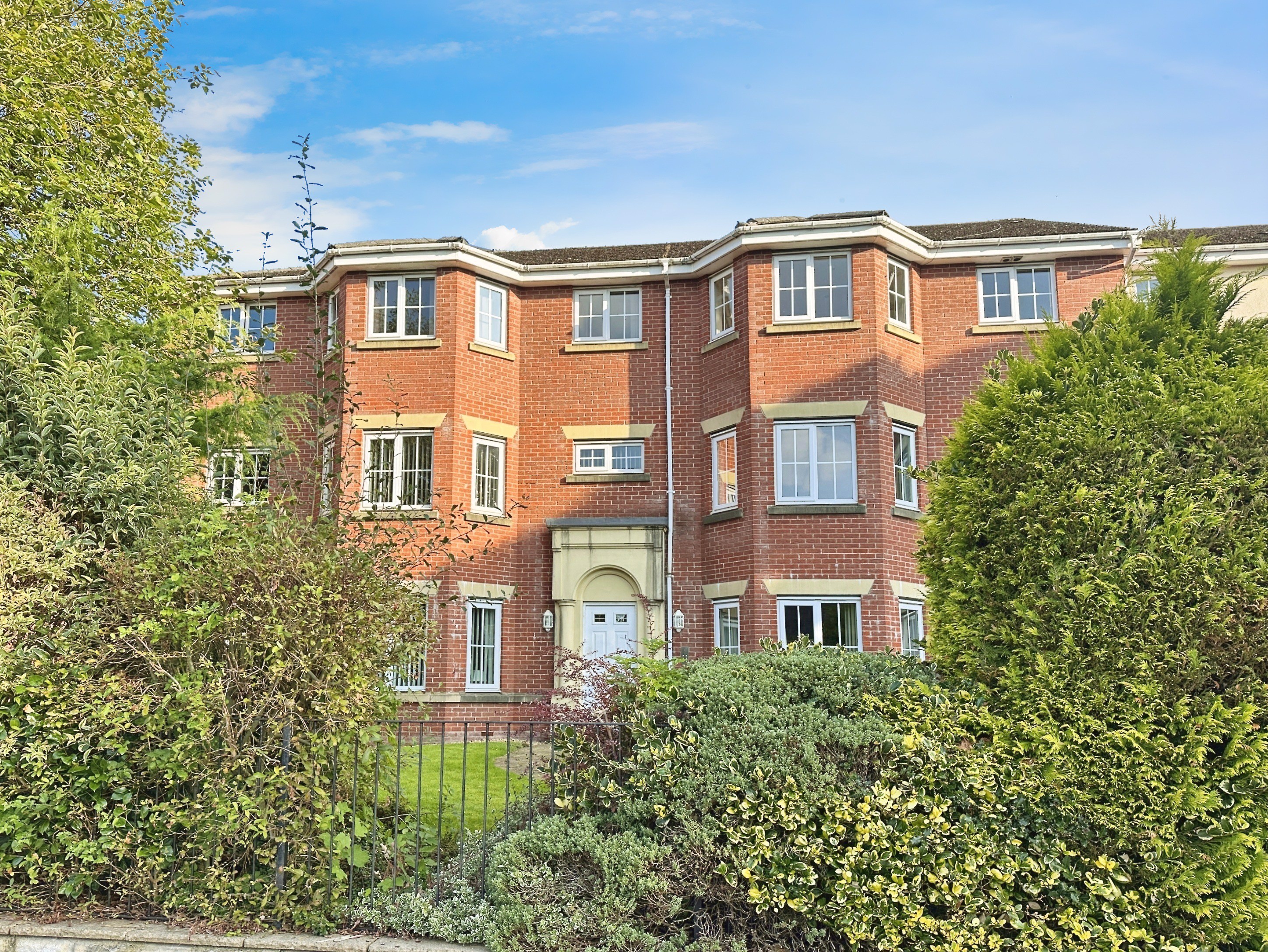 2 bedroom Flat SSTC