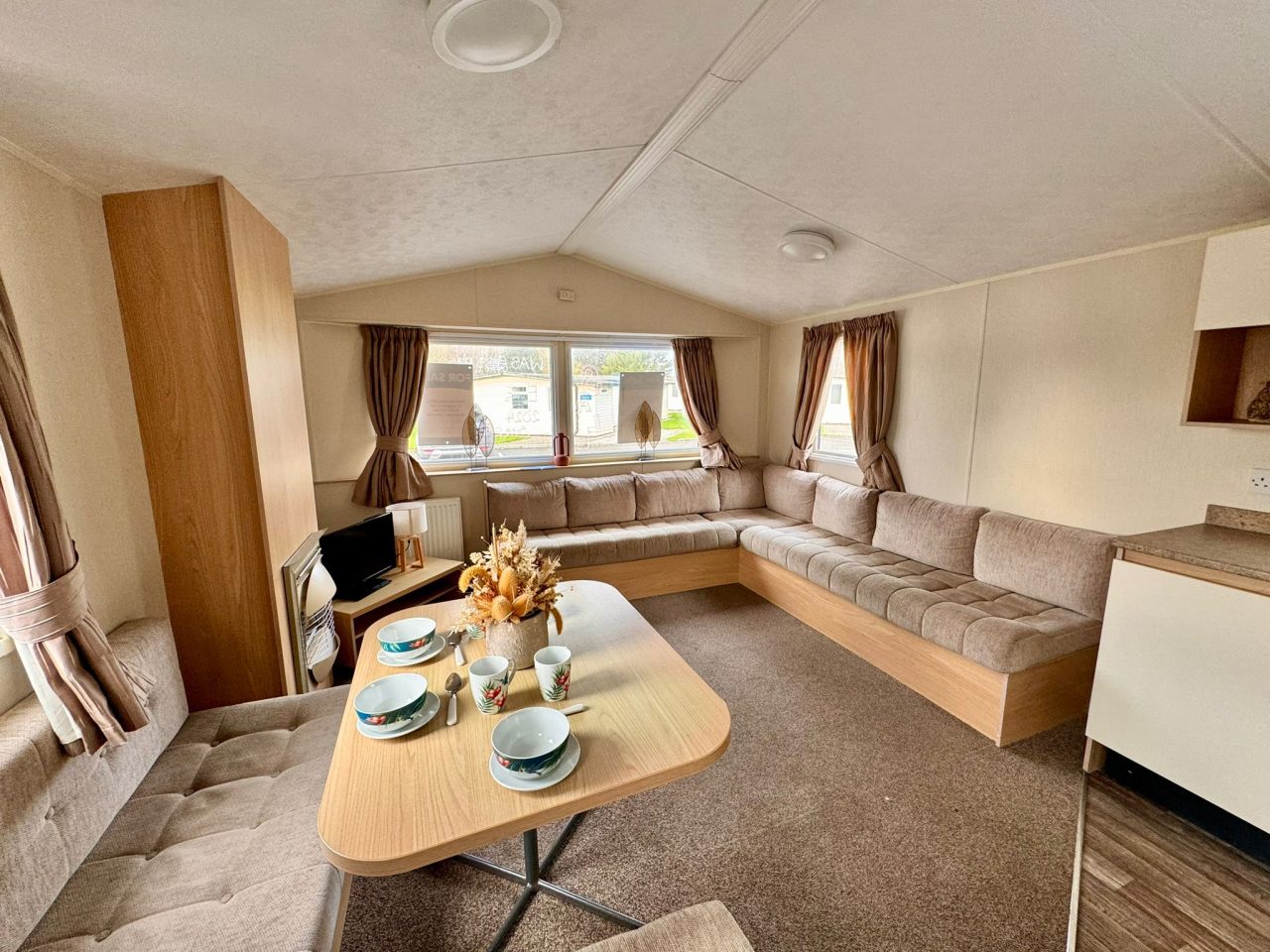 2 bedroom Static Home For Sale