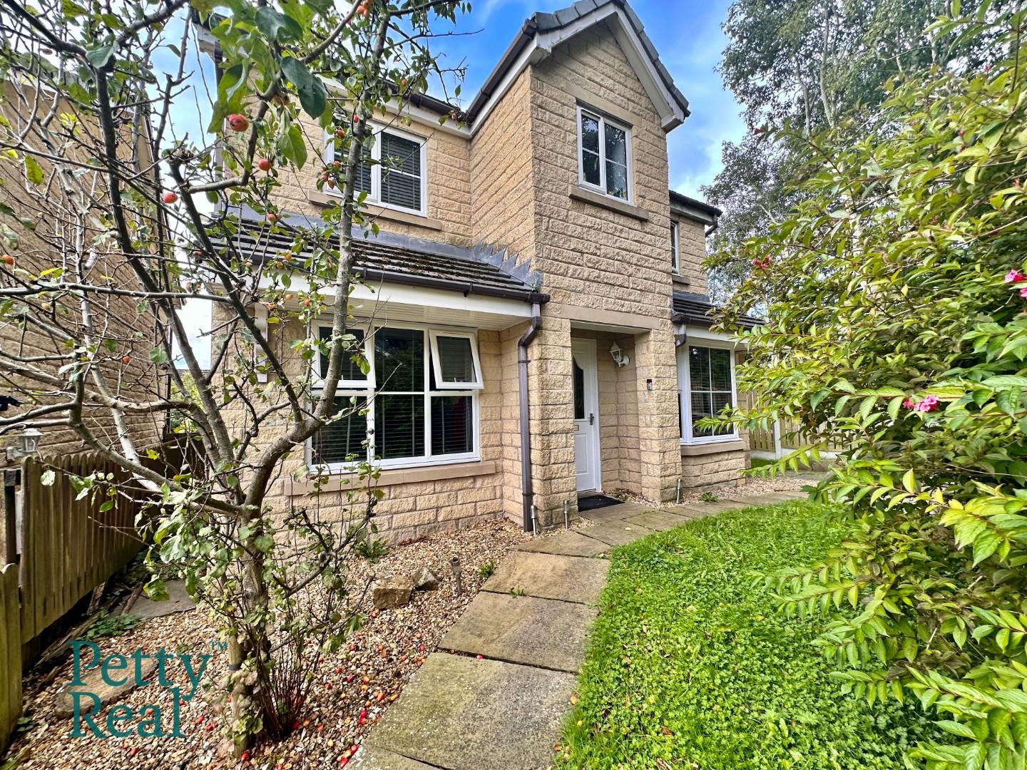 4 bedroom Detached Under Offer