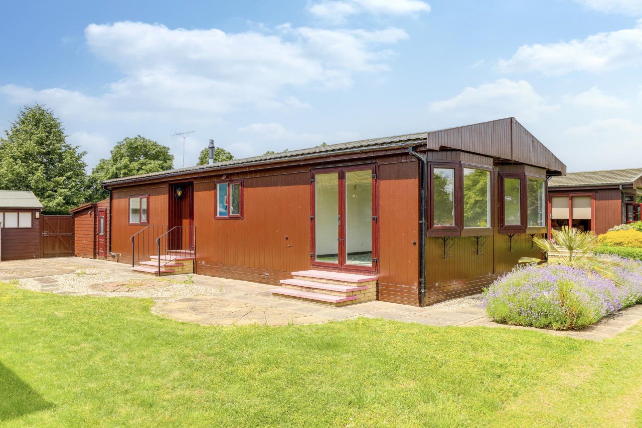 2 bedroom Property For Sale
