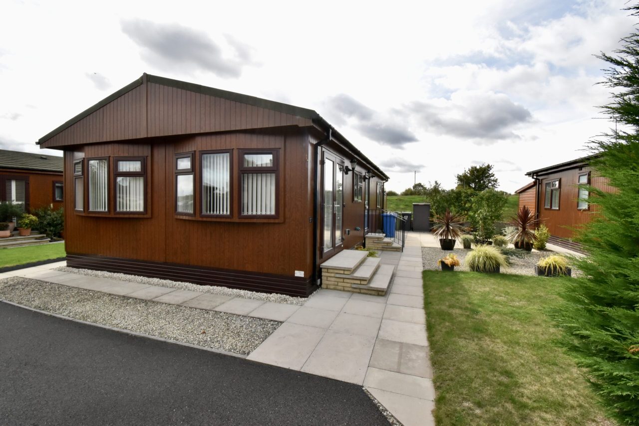 2 bedroom Property For Sale