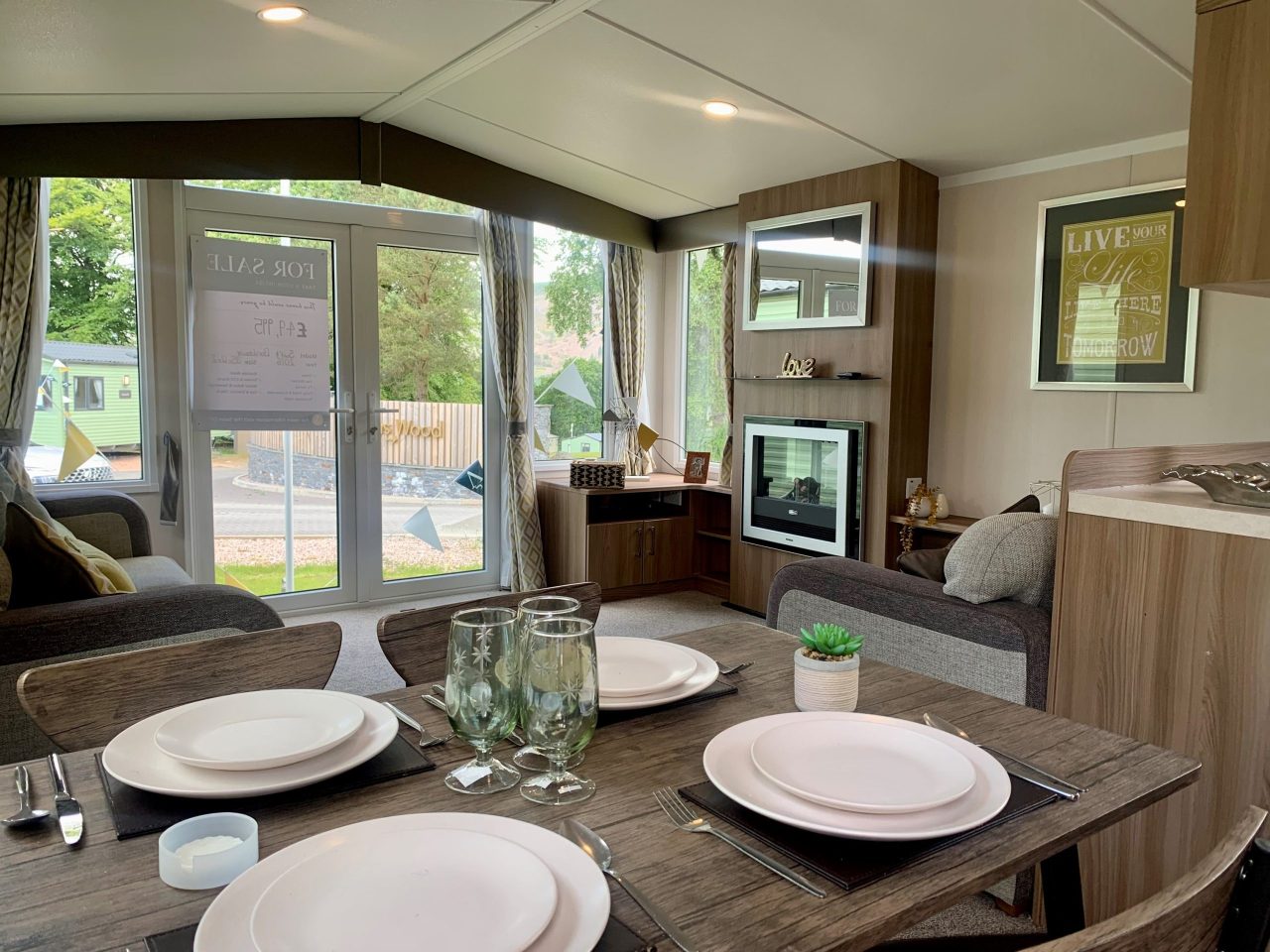 2 bedroom Static Home For Sale