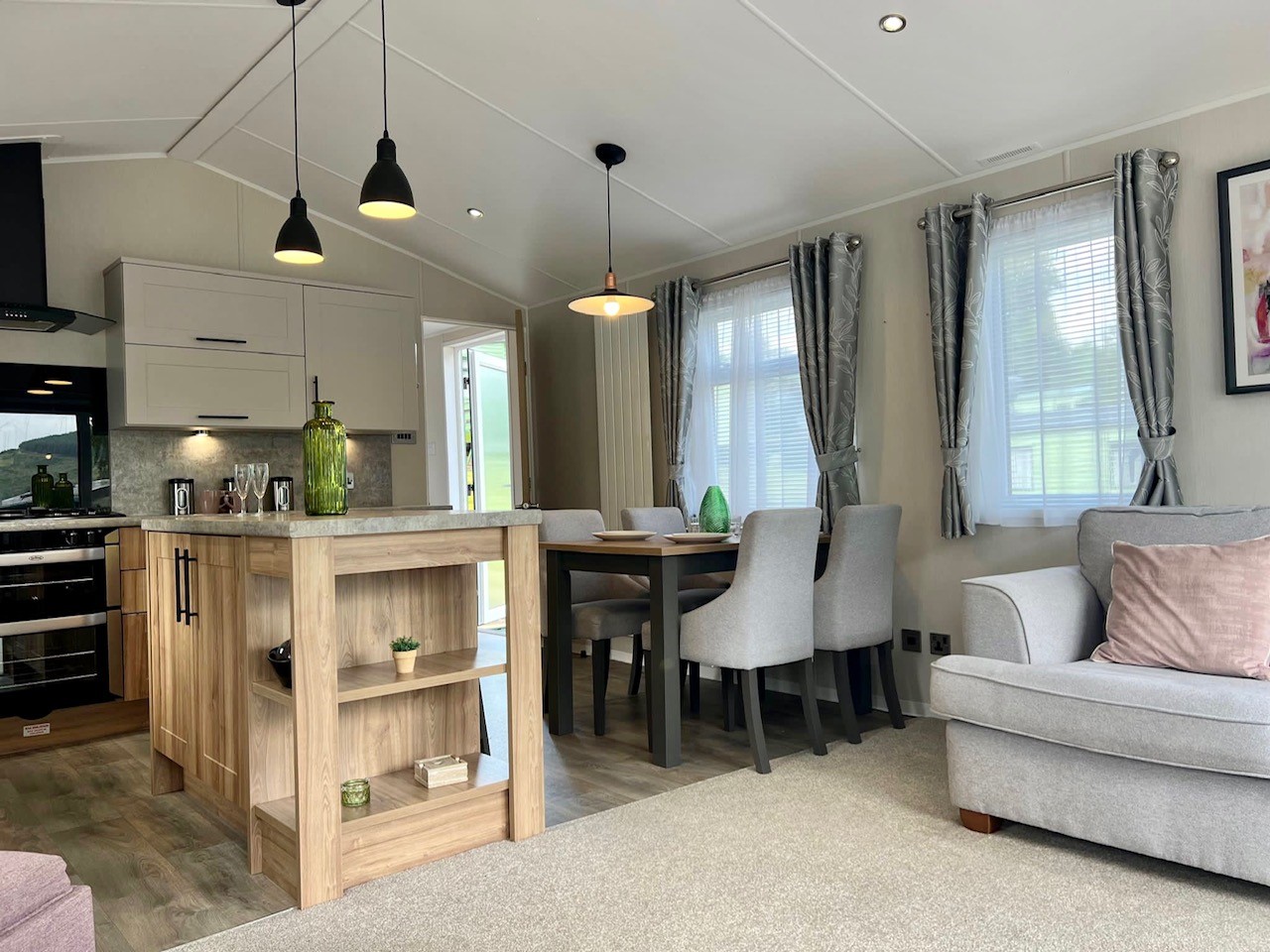 2 bedroom Static Home For Sale