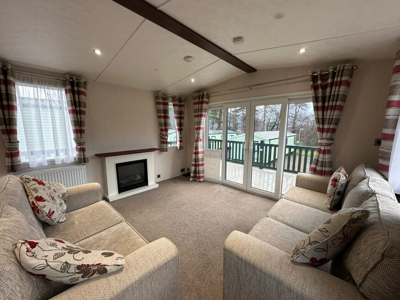 2 bedroom Static Home For Sale