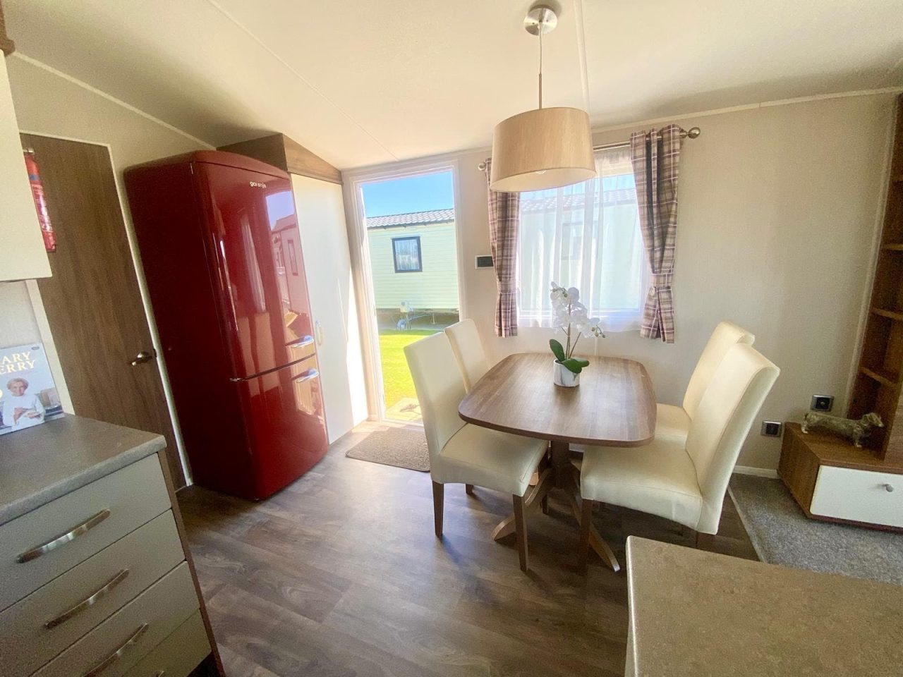 2 bedroom Static Home For Sale