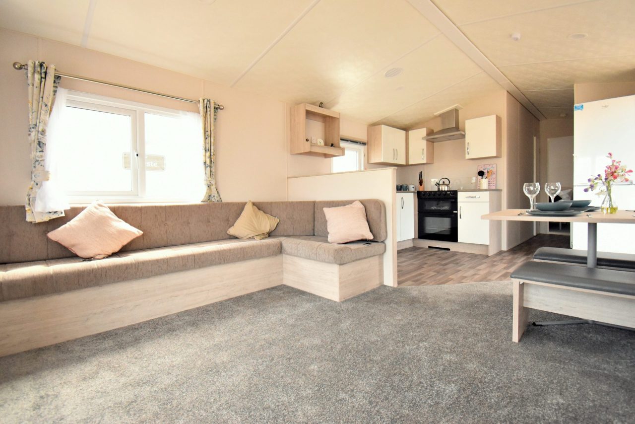 2 bedroom Static Home For Sale