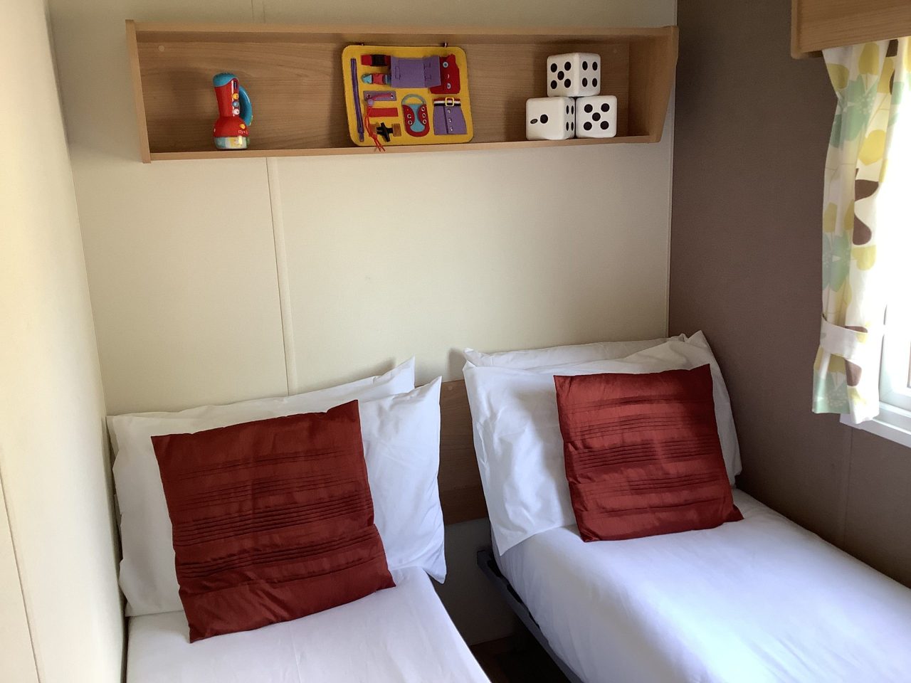 2 bedroom Static Home For Sale