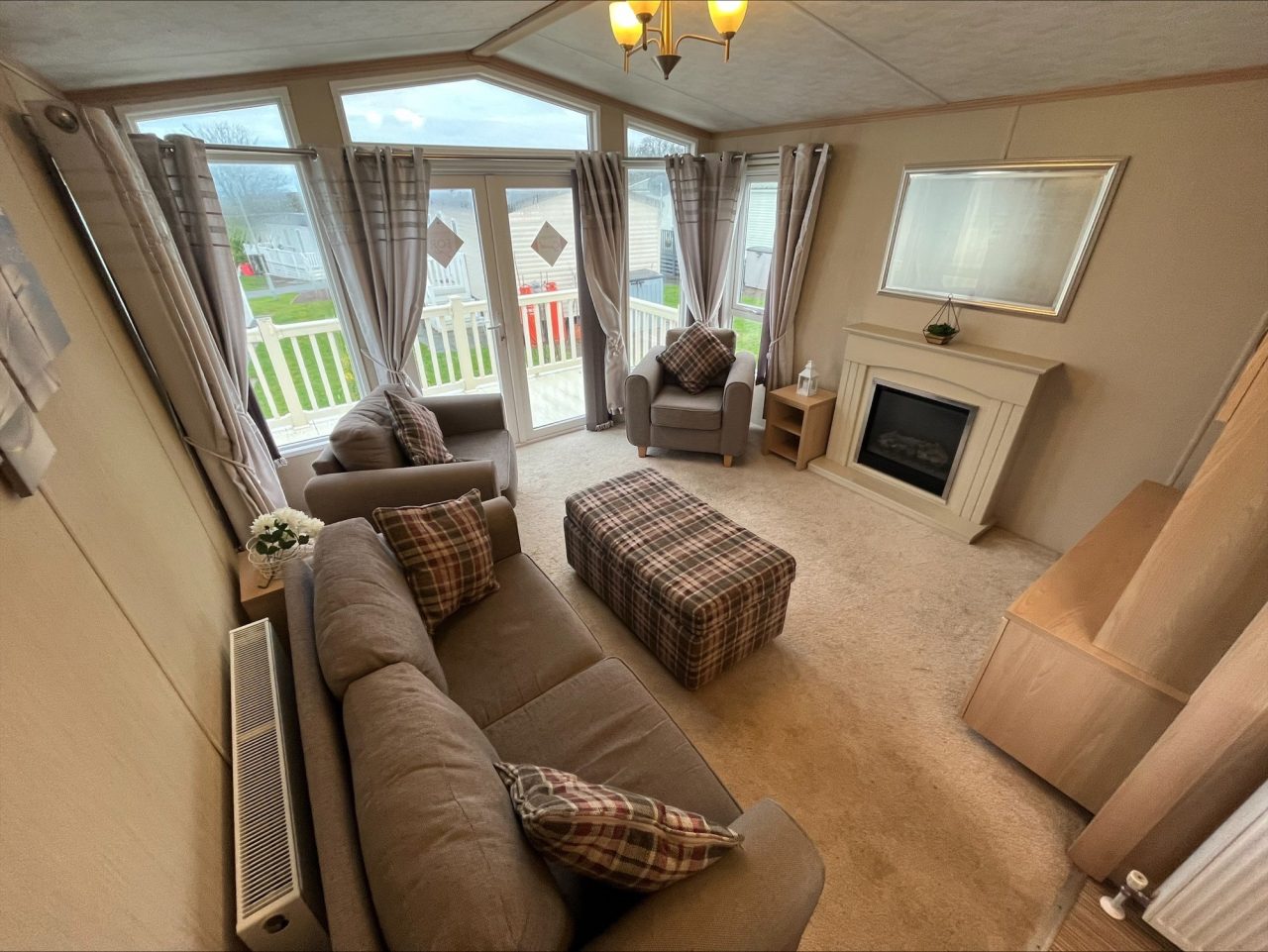 2 bedroom Static Home For Sale