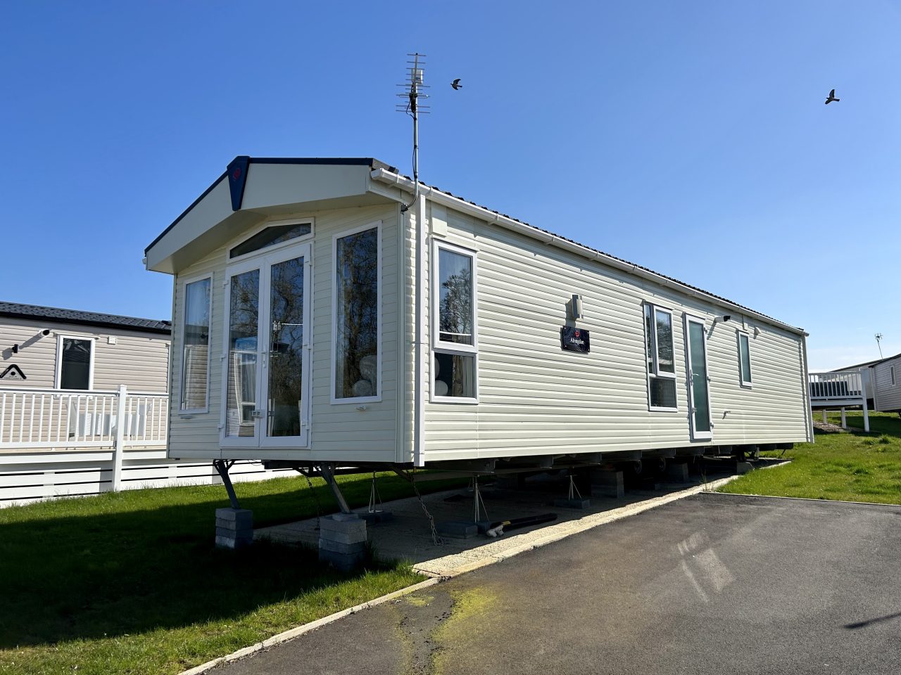 2 bedroom Static Home For Sale