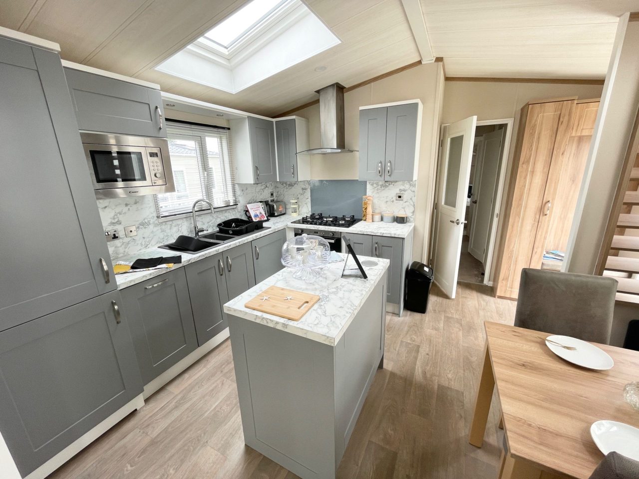 2 bedroom Static Home For Sale