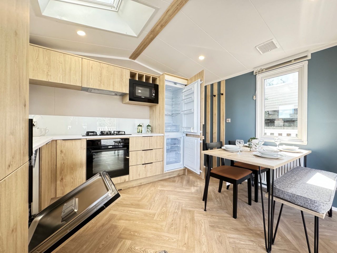 2 bedroom Static Home For Sale