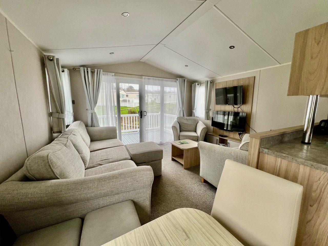 3 bedroom Static Home For Sale