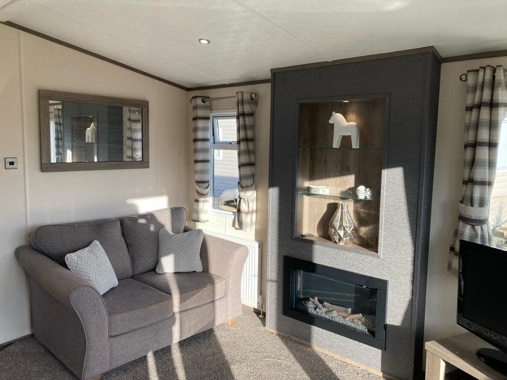 2 bedroom Static Home For Sale