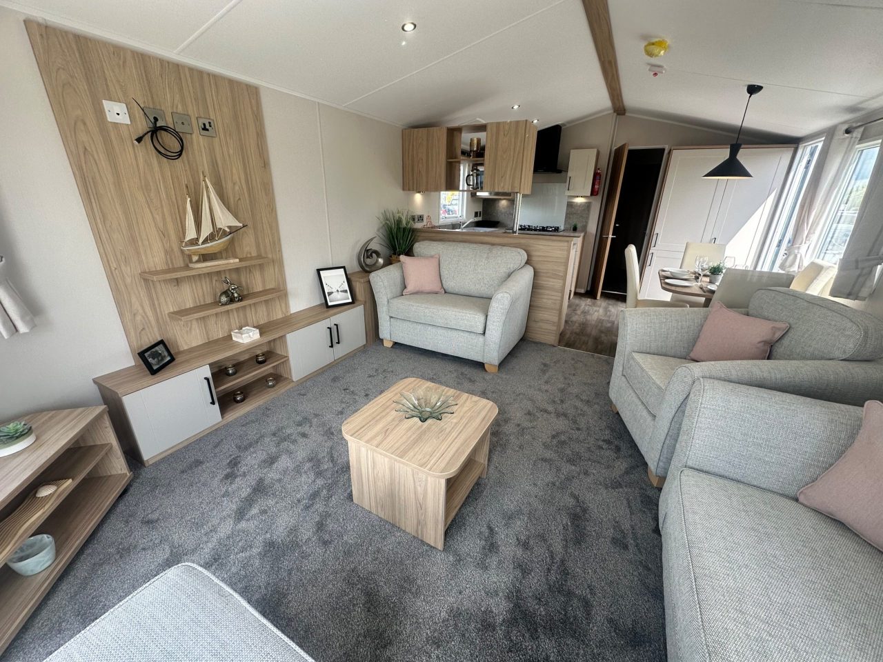 2 bedroom Static Home For Sale