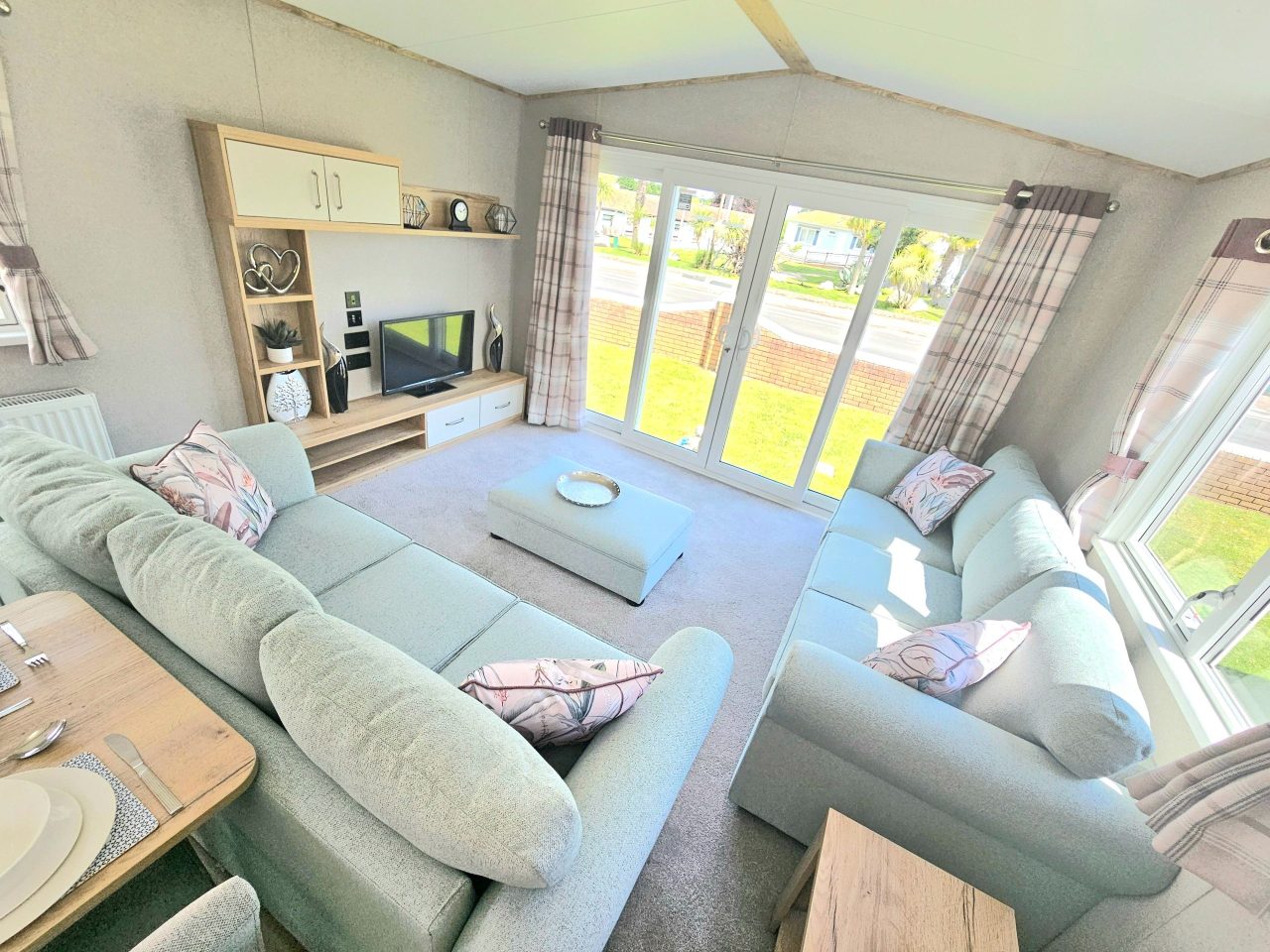 2 bedroom Static Home For Sale