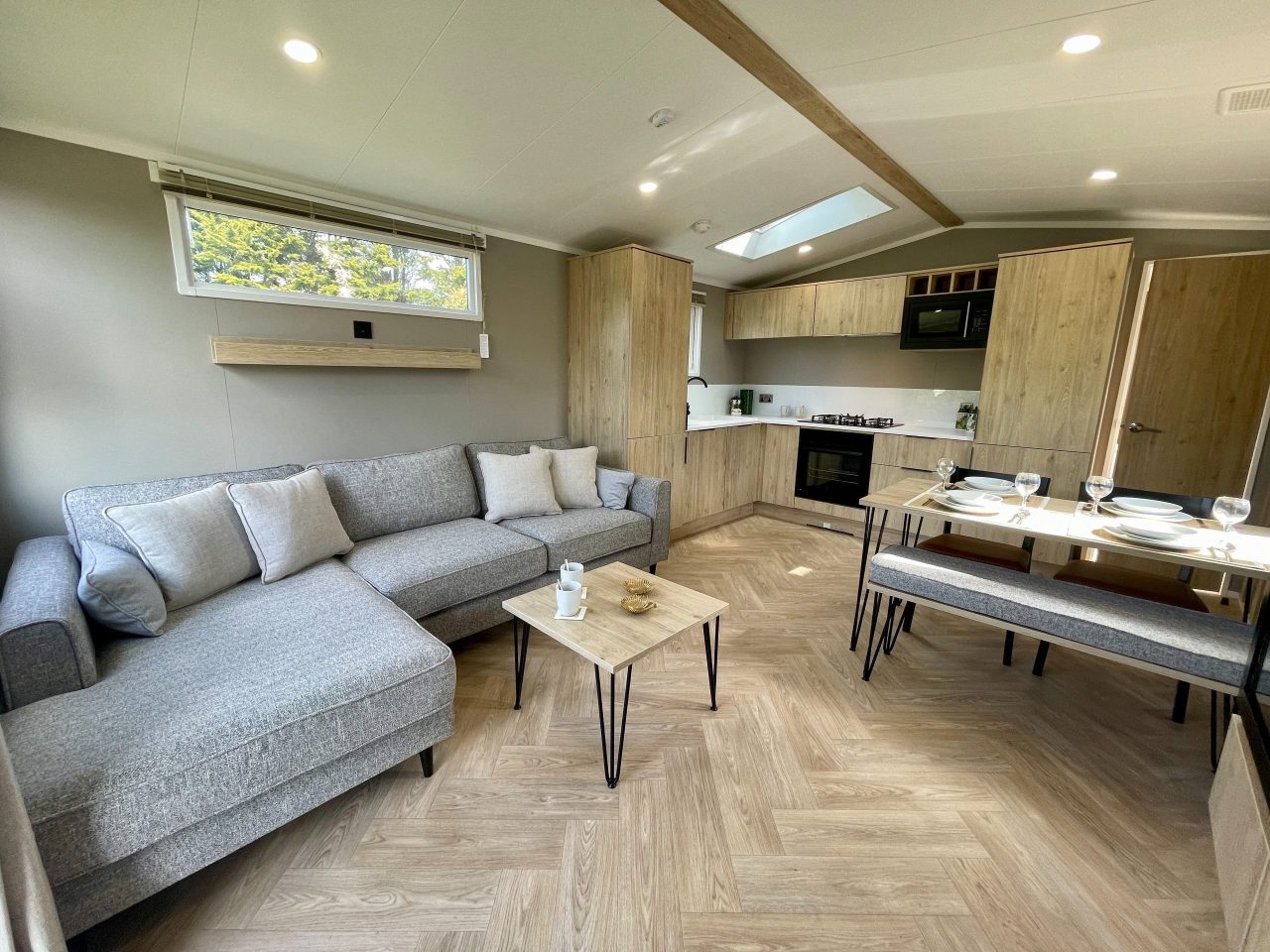 2 bedroom Static Home For Sale