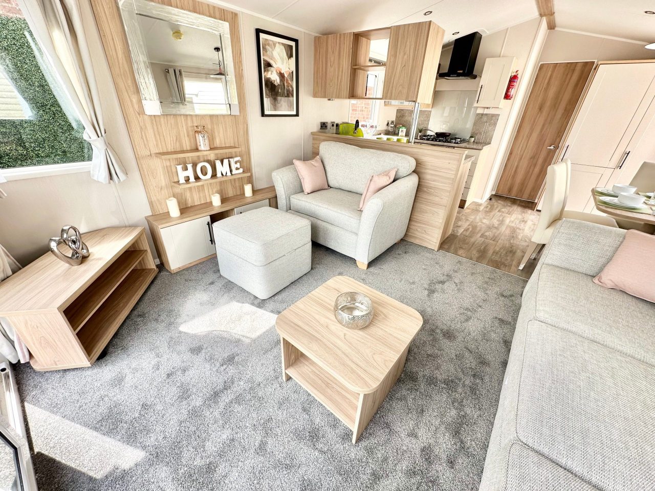 8 bedroom Static Home For Sale