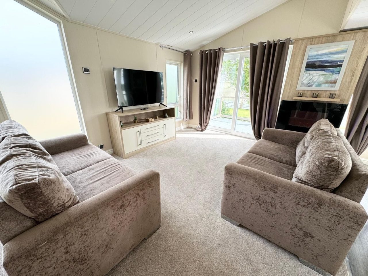 2 bedroom Lodge For Sale