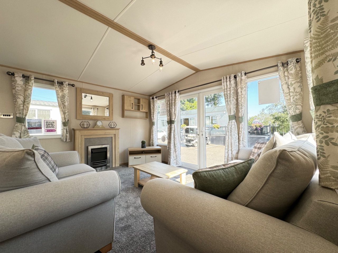 2 bedroom Lodge For Sale