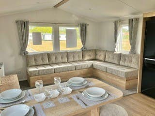 3 bedroom Static Home For Sale
