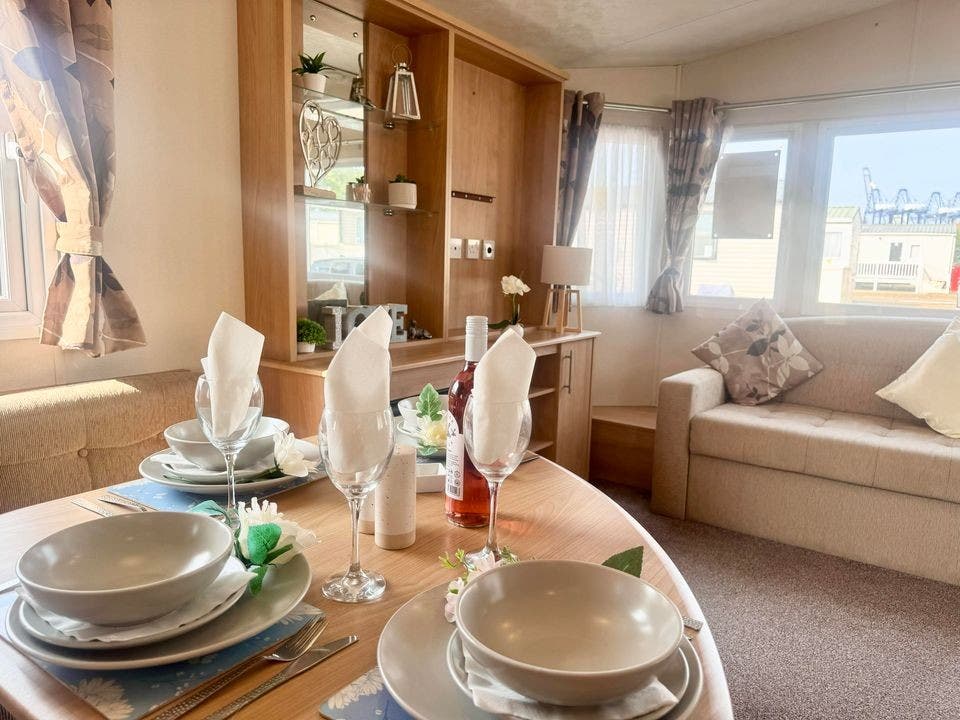 2 bedroom Static Home For Sale