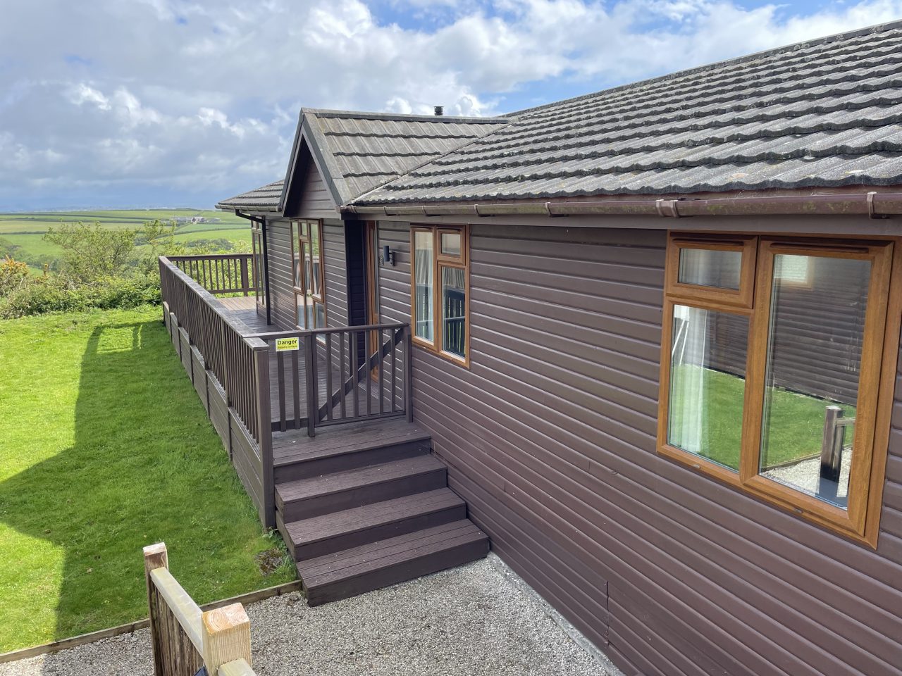 3 bedroom Lodge For Sale