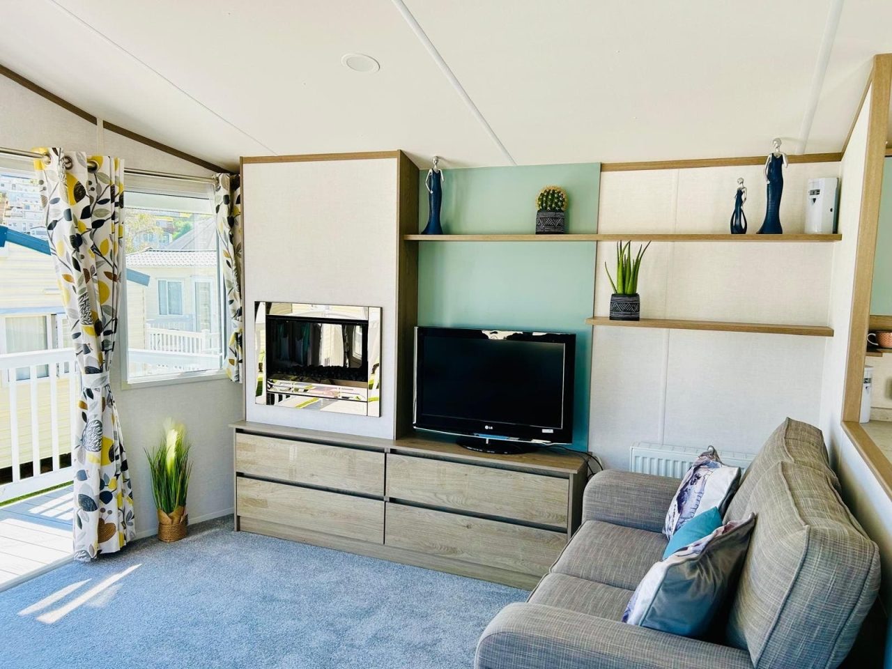 2 bedroom Static Home For Sale