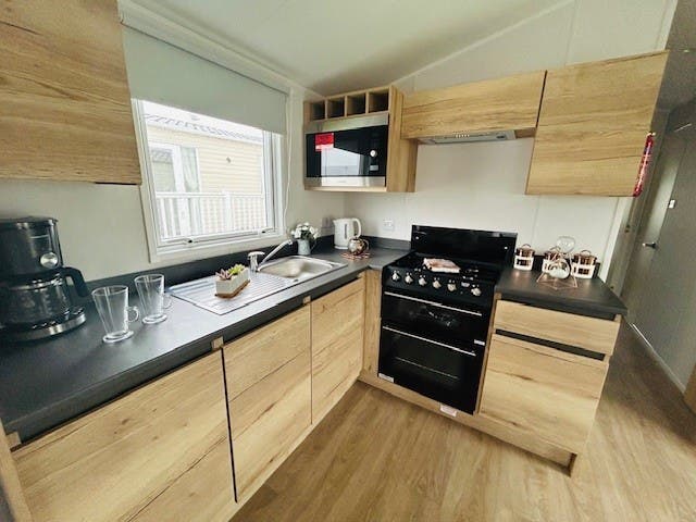 2 bedroom Static Home For Sale