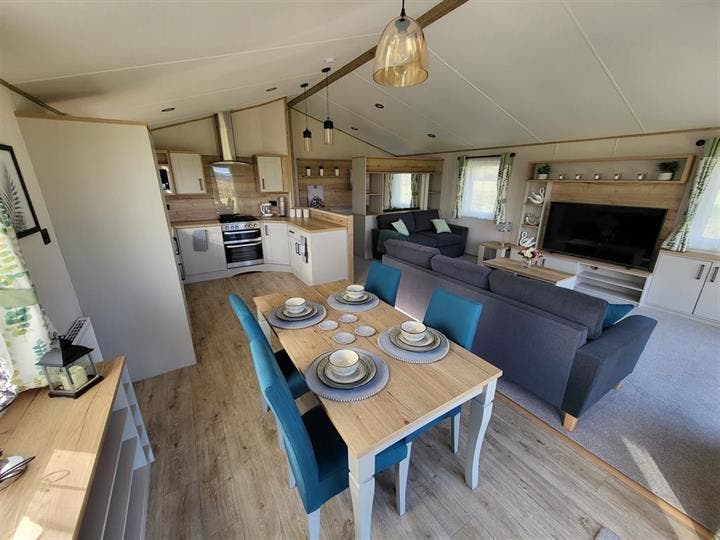 2 bedroom Lodge For Sale