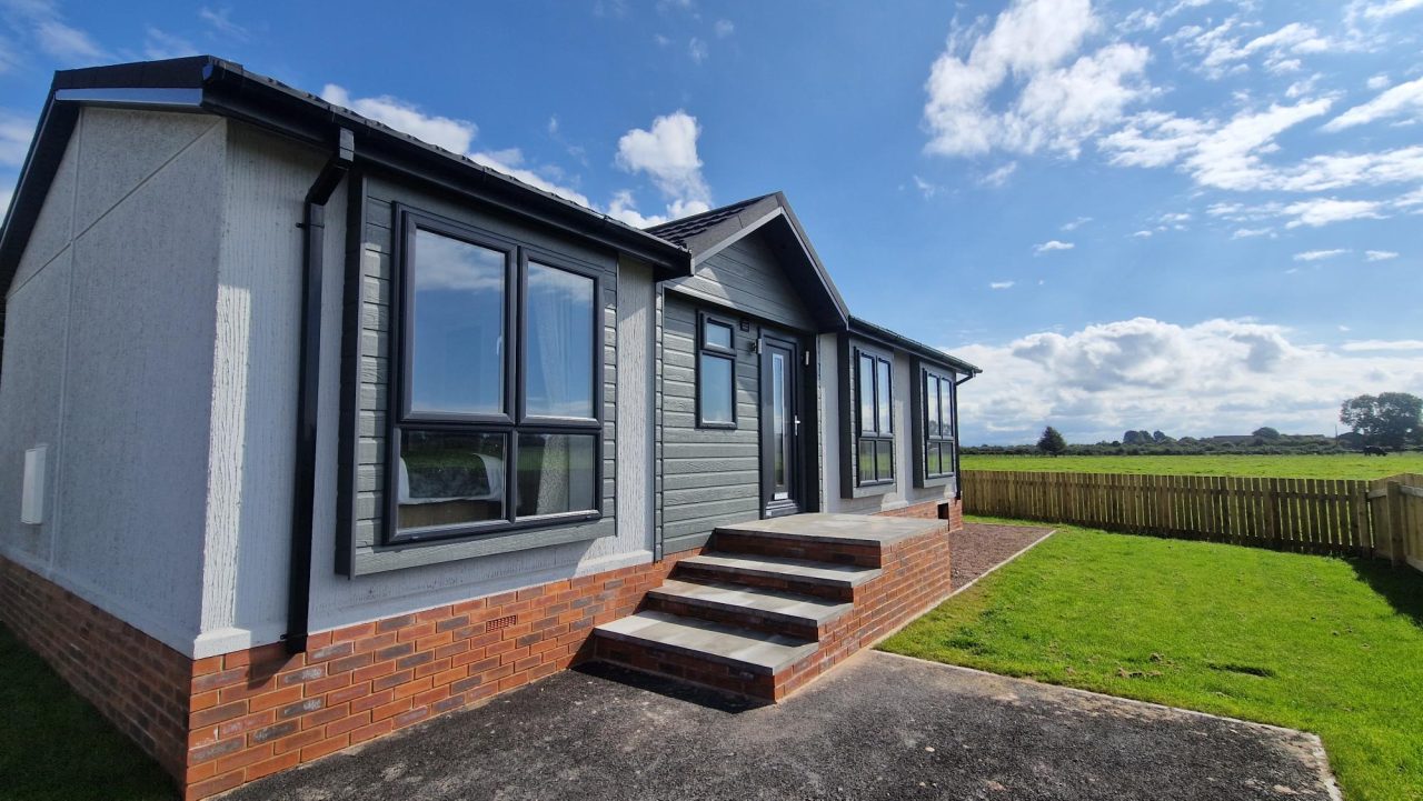 2 bedroom Lodge For Sale
