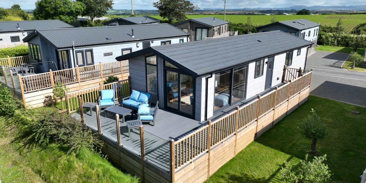 2 bedroom Lodge For Sale