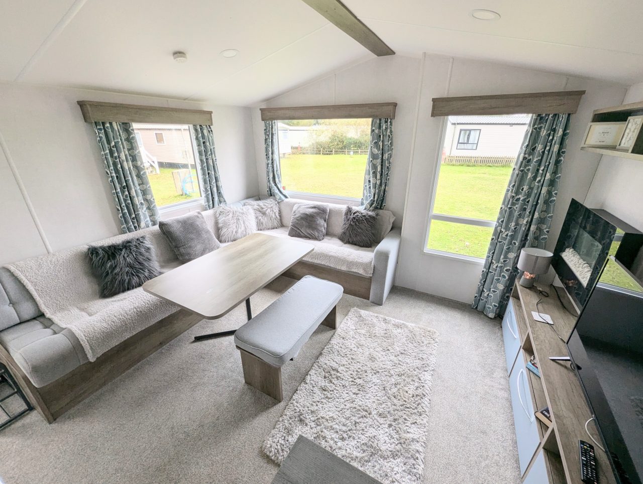 2 bedroom Static Home For Sale
