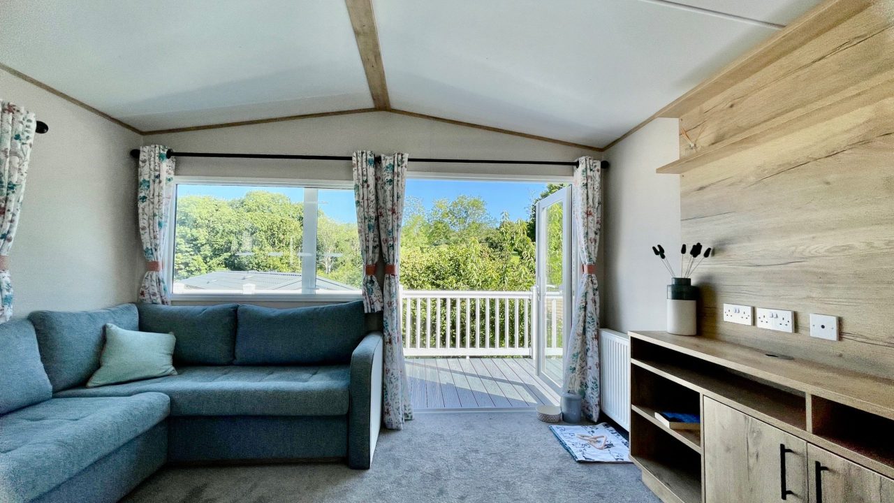 2 bedroom Static Home For Sale