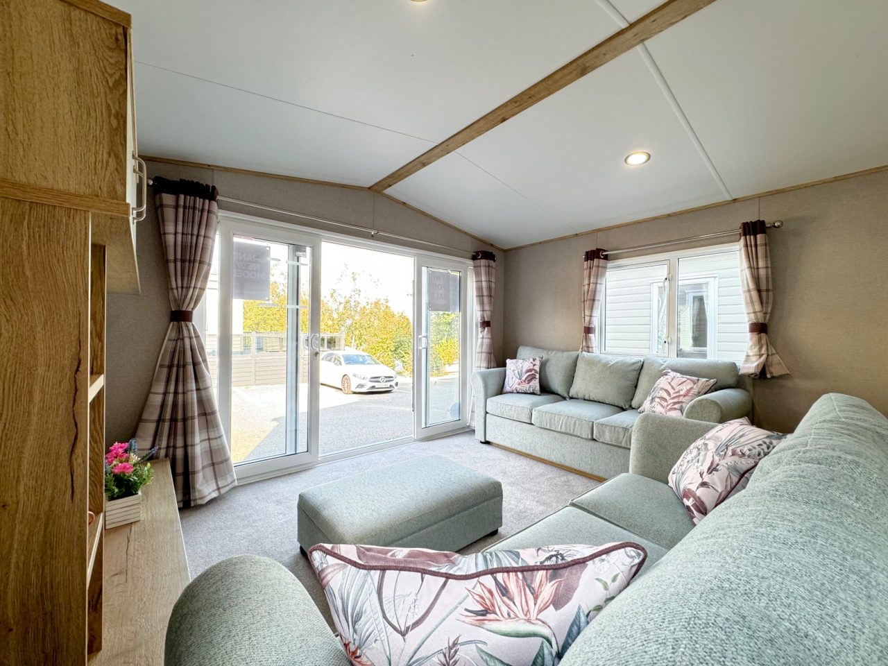 2 bedroom Static Home For Sale