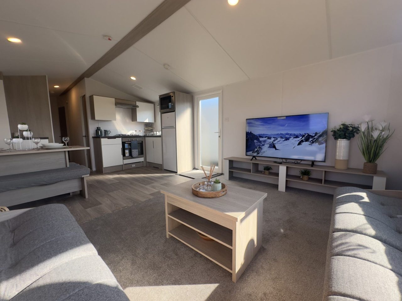 2 bedroom Static Home For Sale