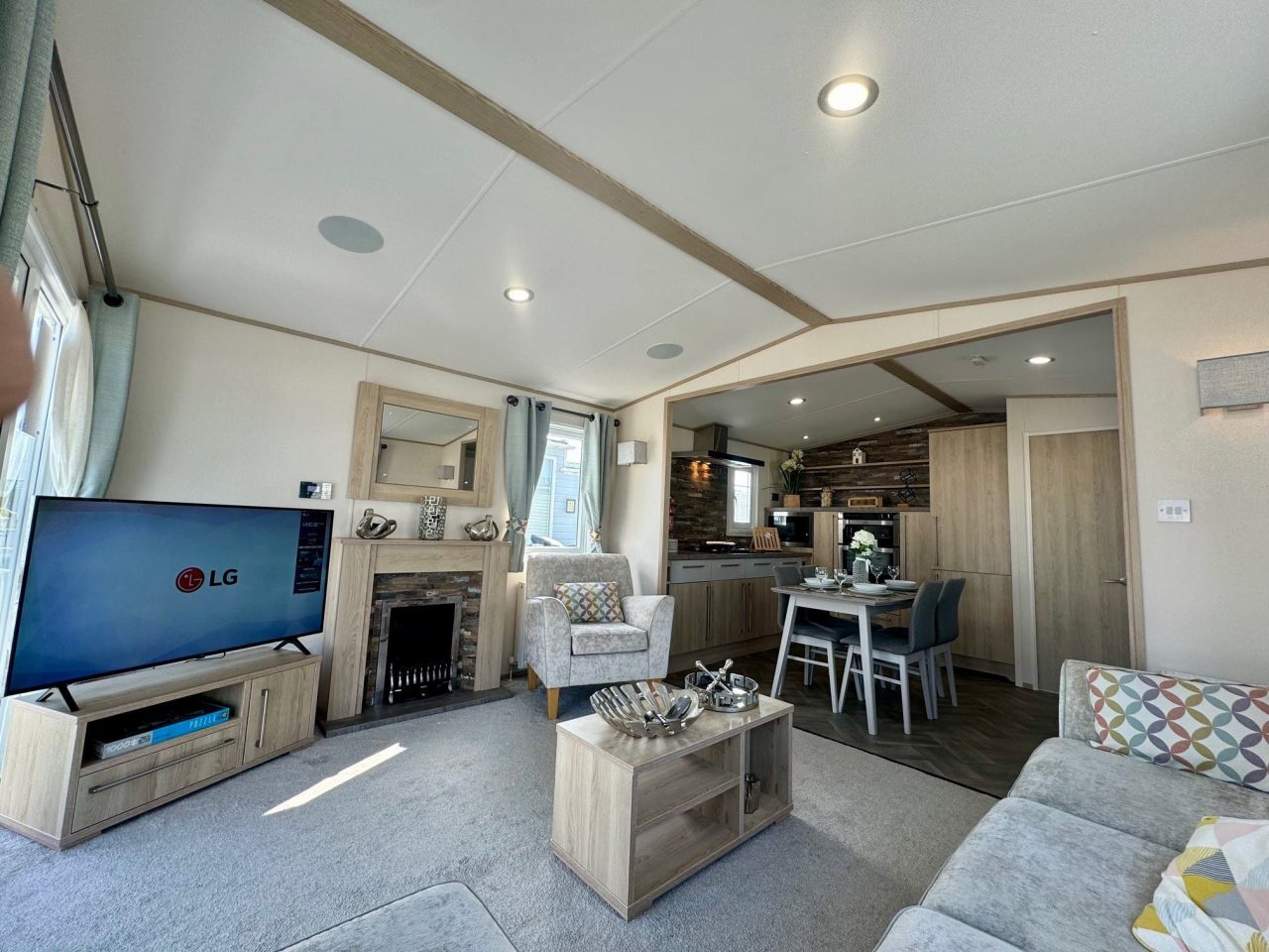 2 bedroom Lodge For Sale