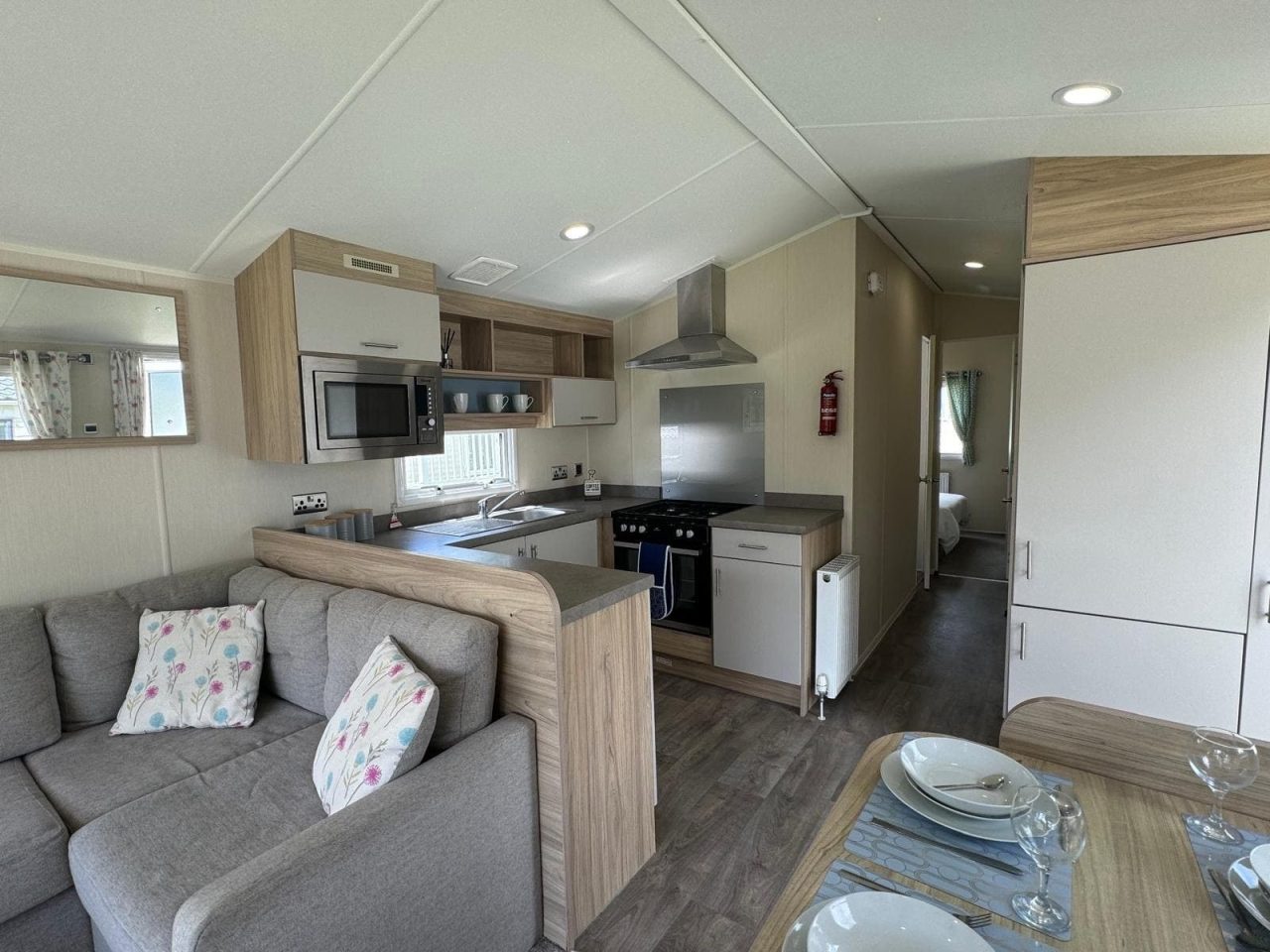 2 bedroom Static Home For Sale