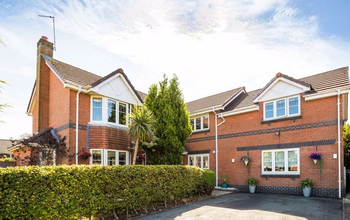 5 bedroom Town house For Sale