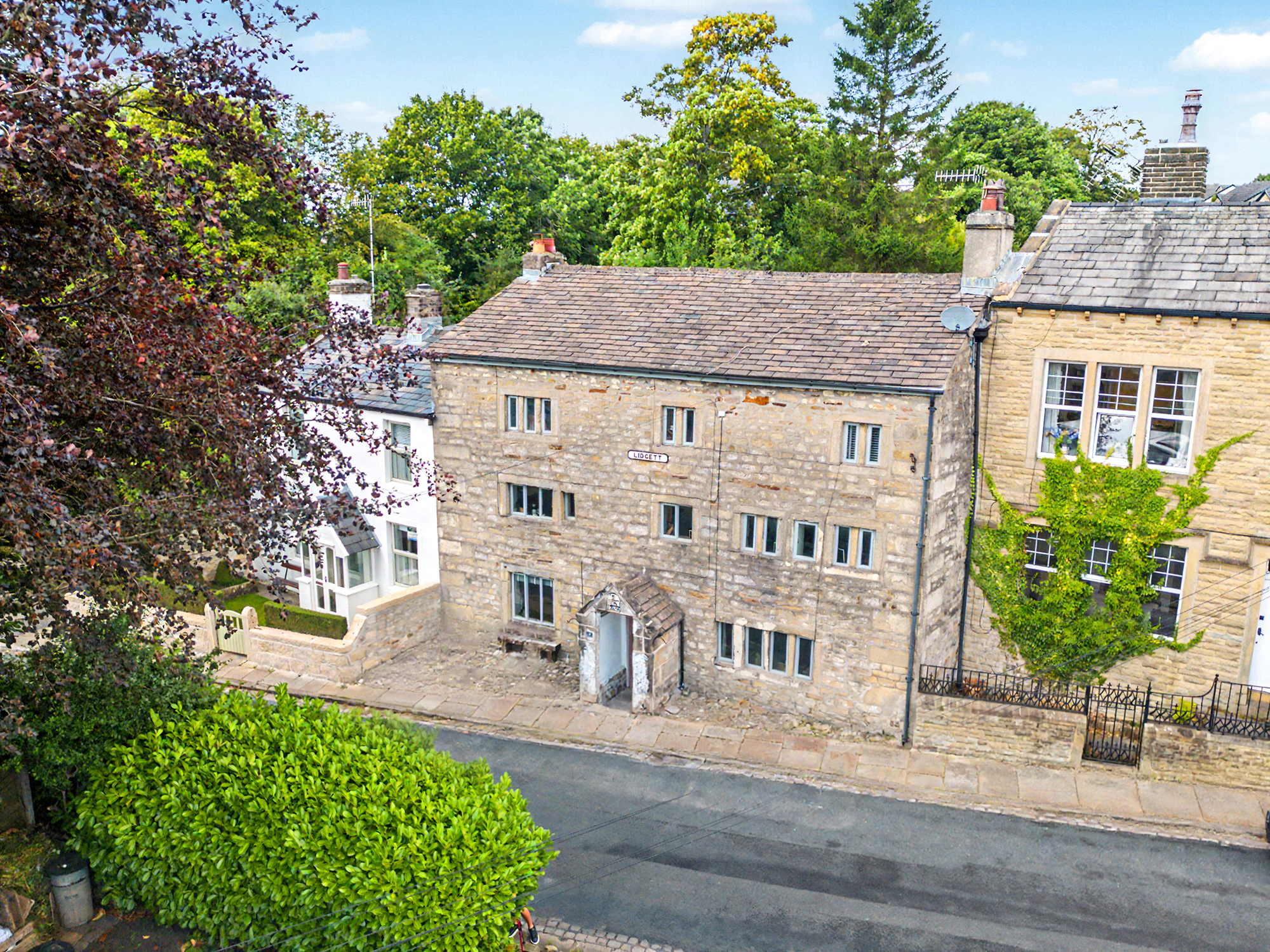 Lidgett, Colne
