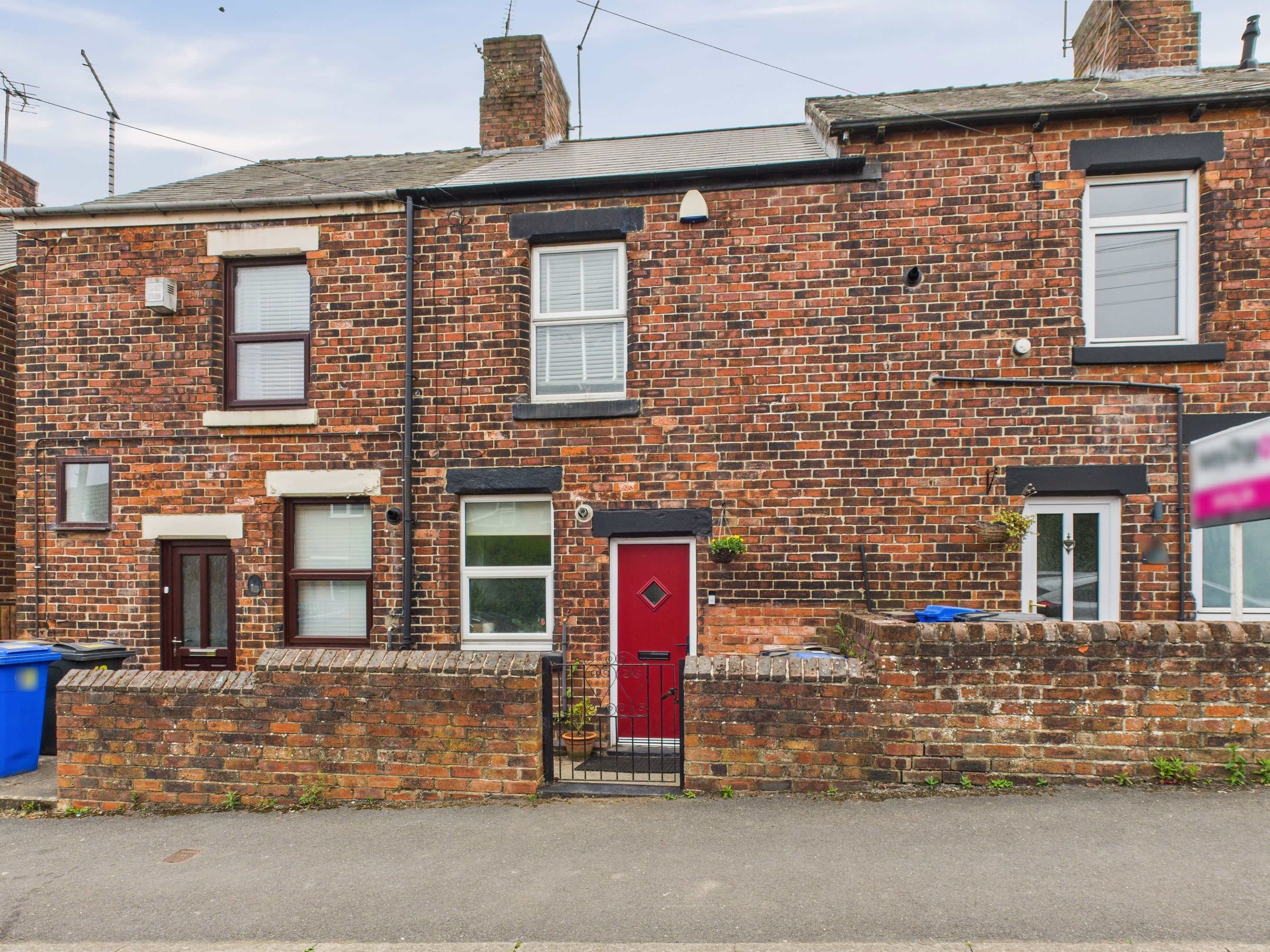 2 bedroom Terraced House Under Offer