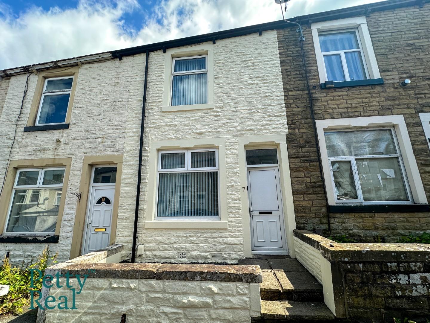 2 bedroom Terraced House Under Offer