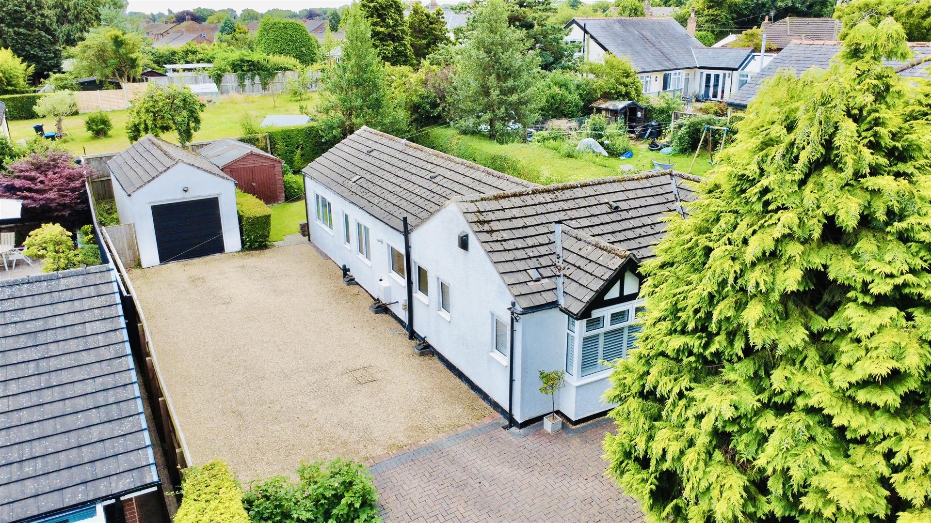 3 bedroom Detached bungalow For Sale