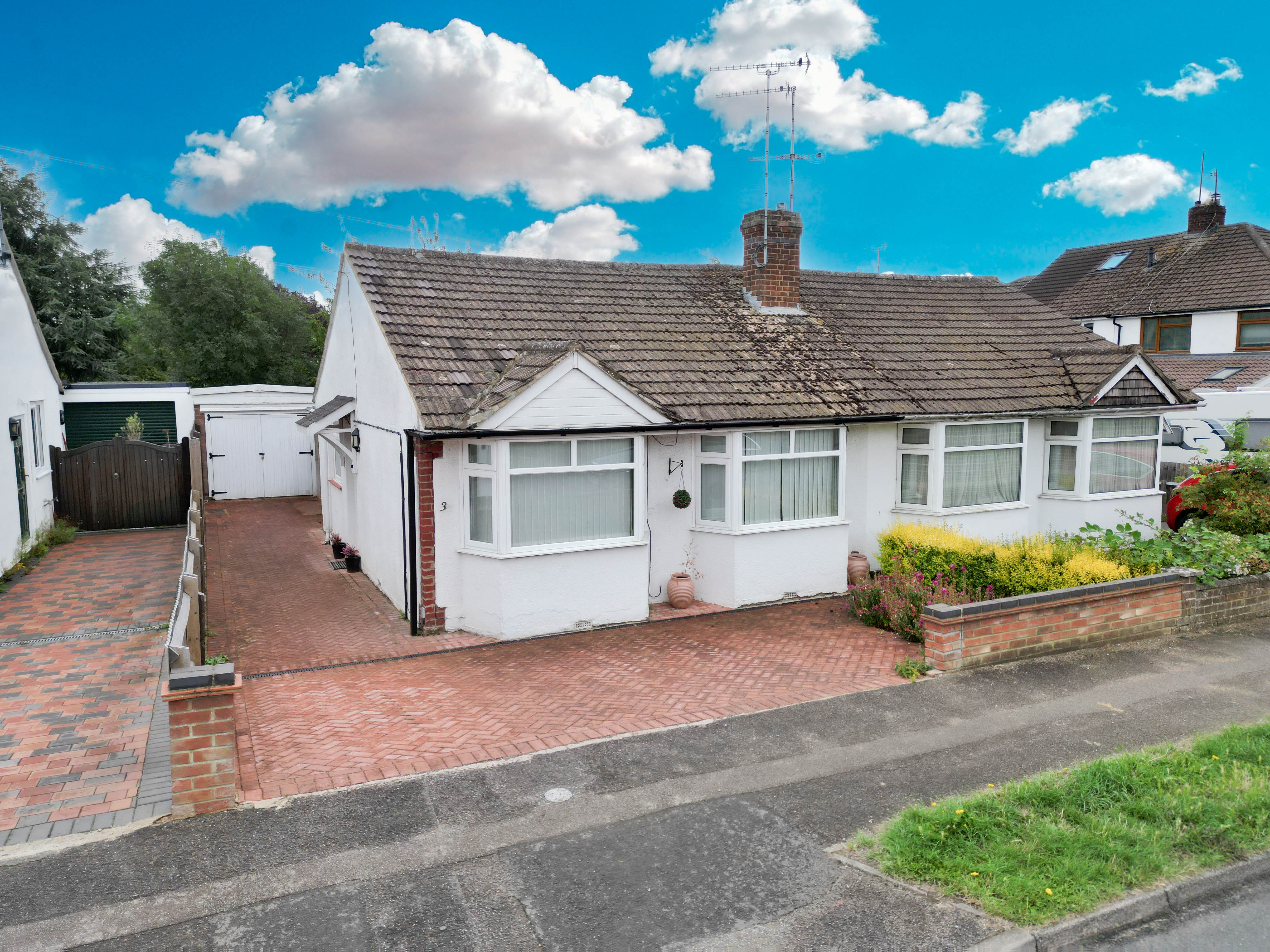 2 bedroom Detached bungalow Under Offer