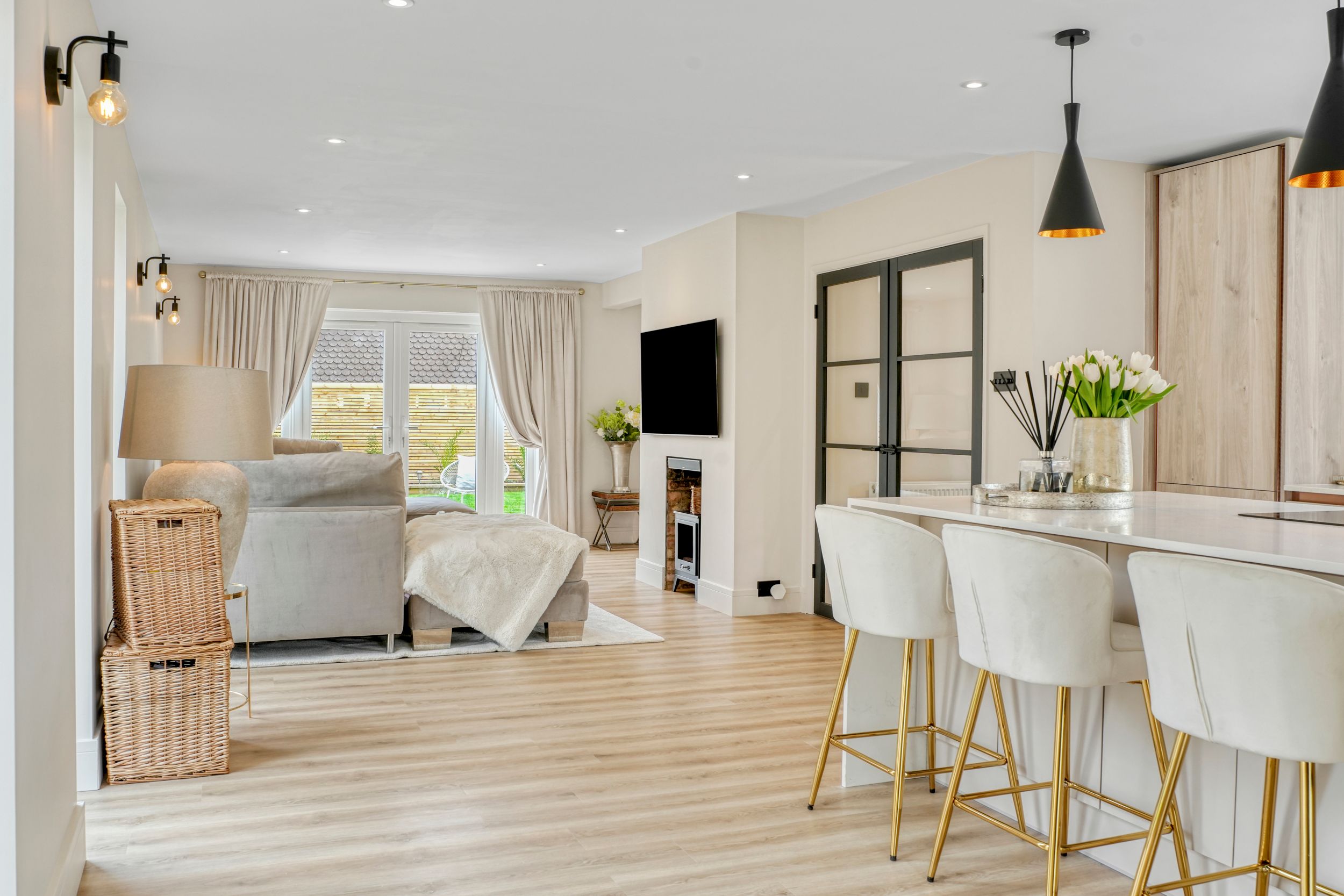 4 bedroom Detached house Under Offer