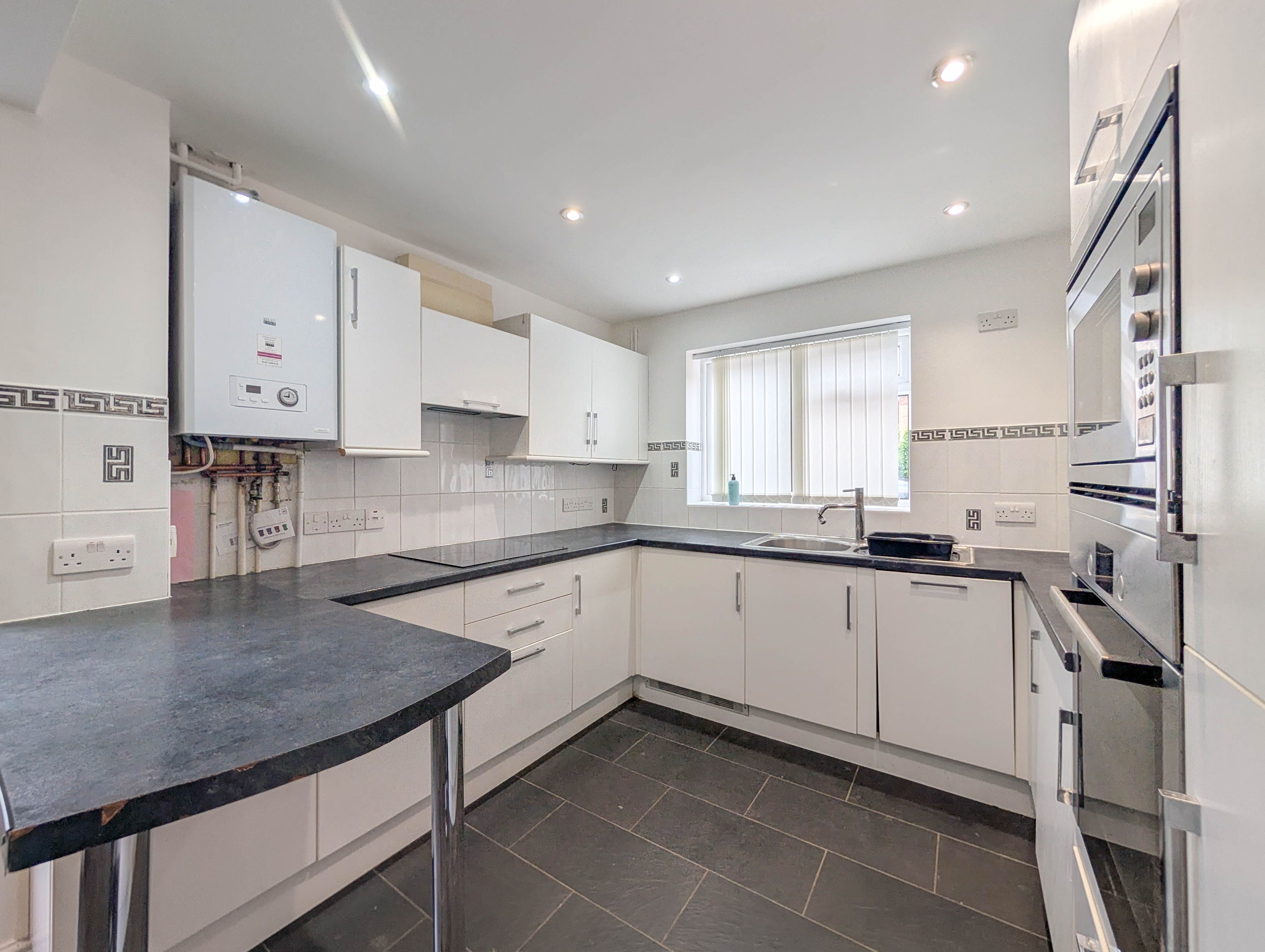 4 bedroom Detached house Under Offer