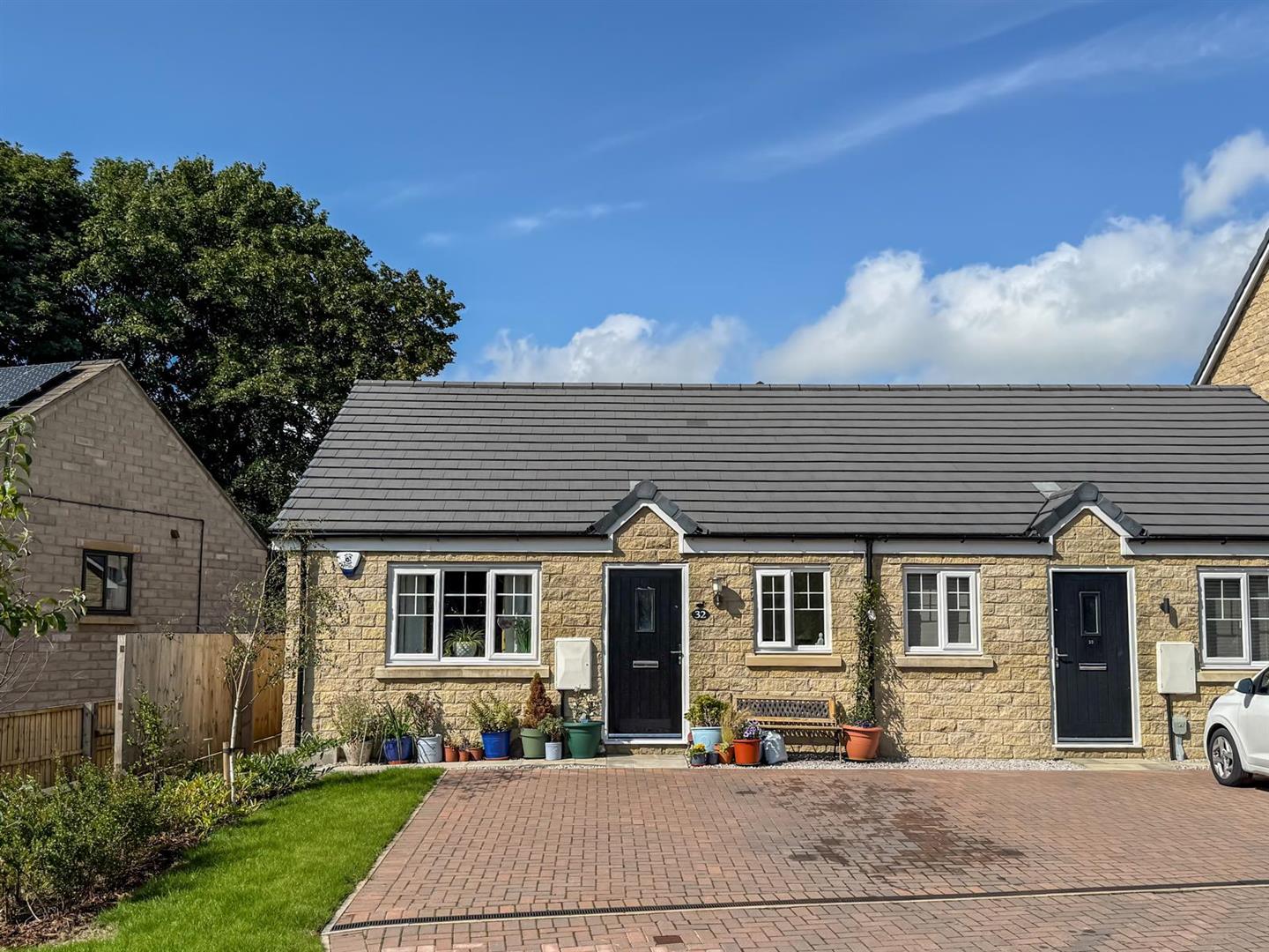 2 bedroom Detached bungalow For Sale