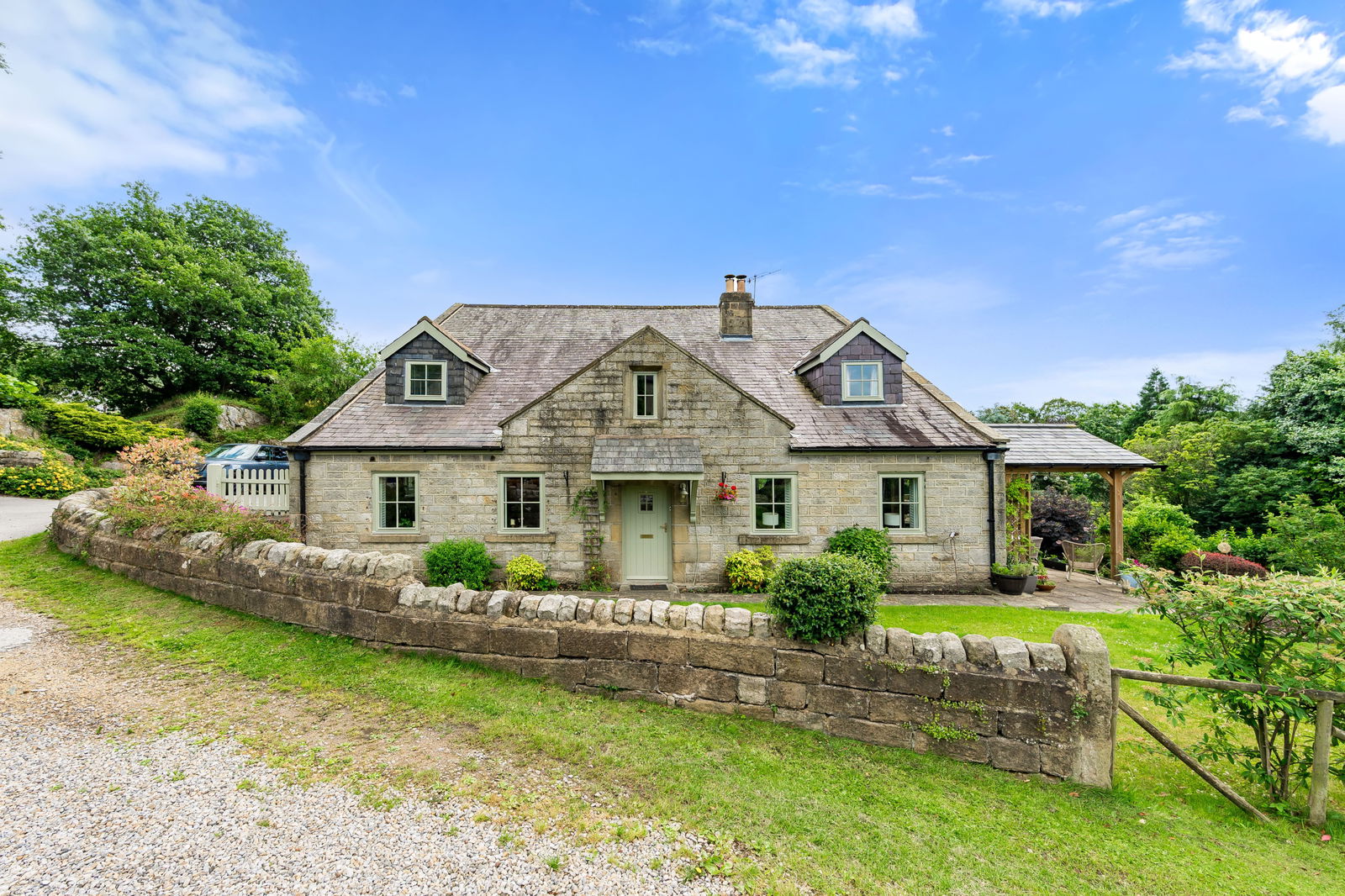 5 bedroom Barn Conversion Under Offer