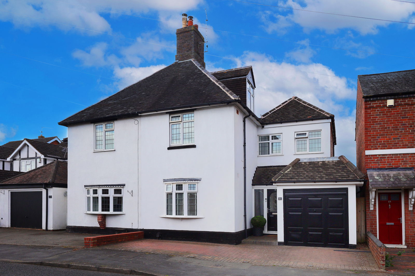 4 bedroom Semi-detached house Under Offer