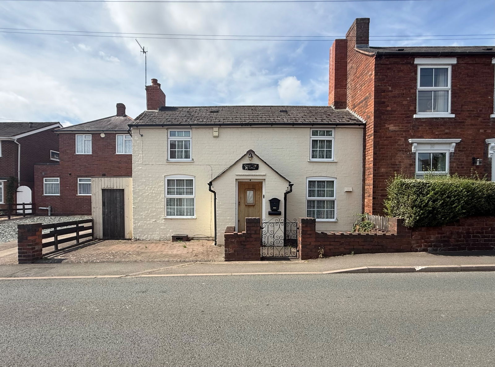 2 bedroom Cottage Under Offer